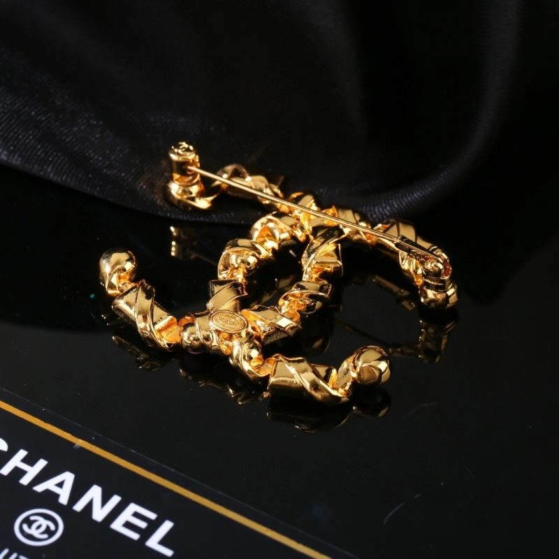 Comfortable Chanel Brooches 229213