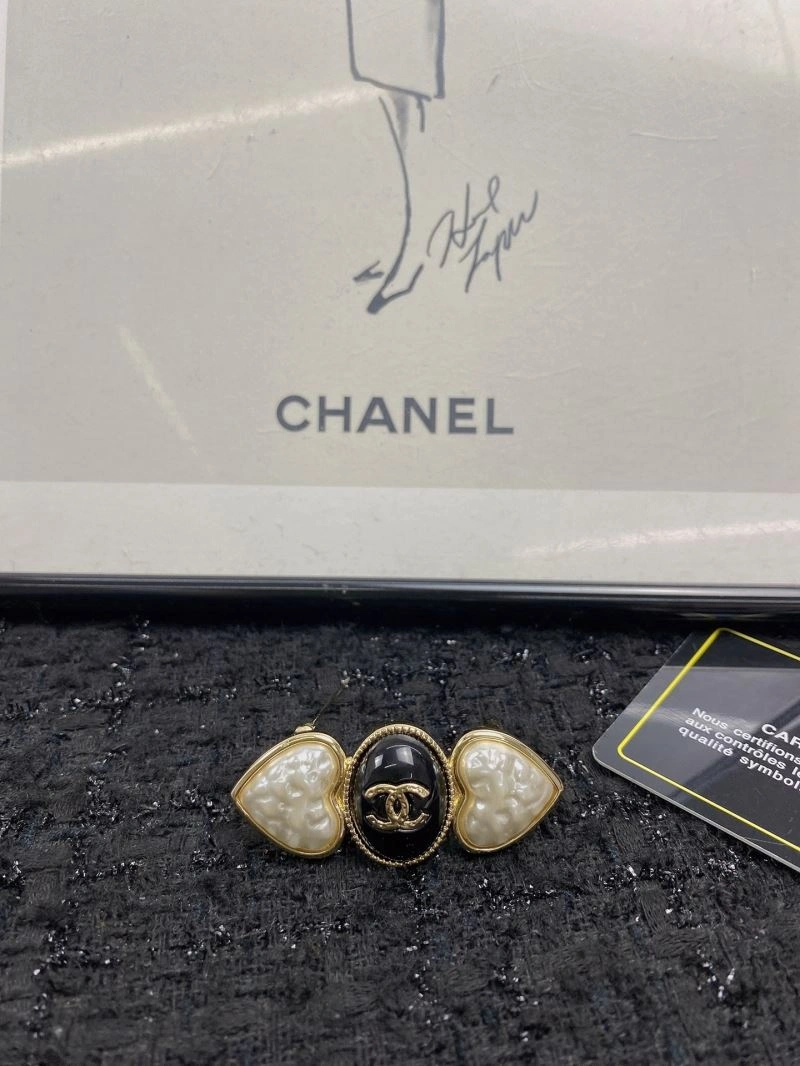 MultiPurpose Chanel Brooches 229222