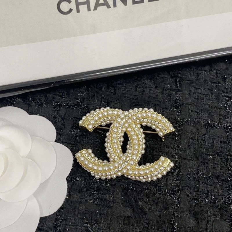 Sophisticated Chanel Brooches 229215