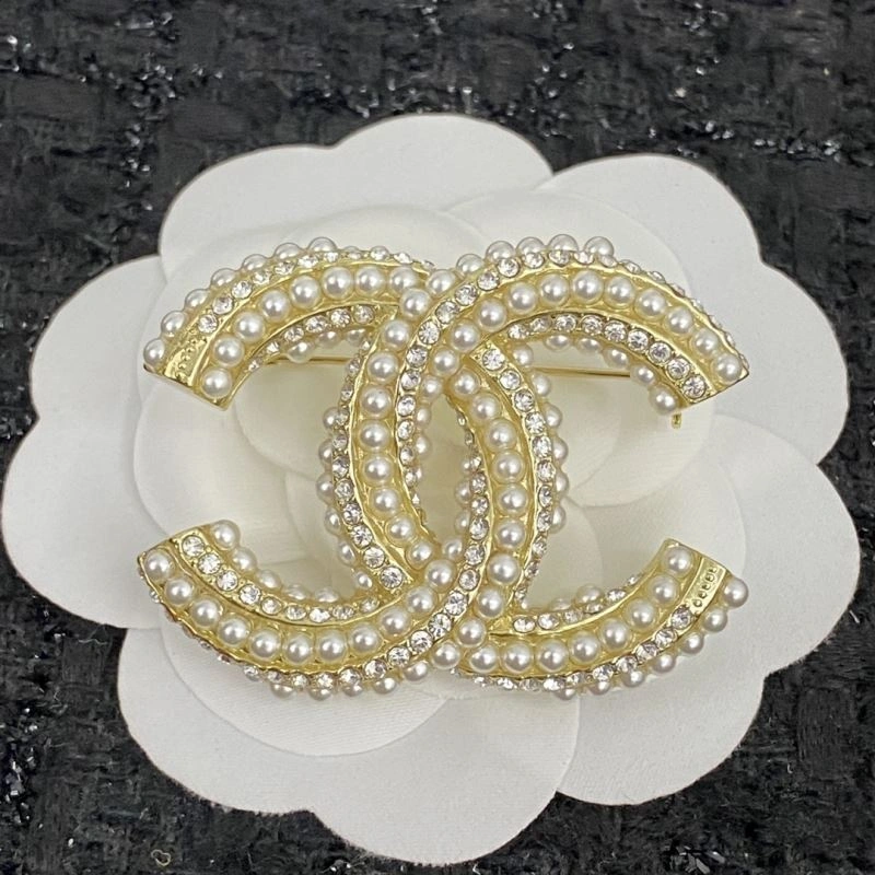 Sophisticated Chanel Brooches 229215