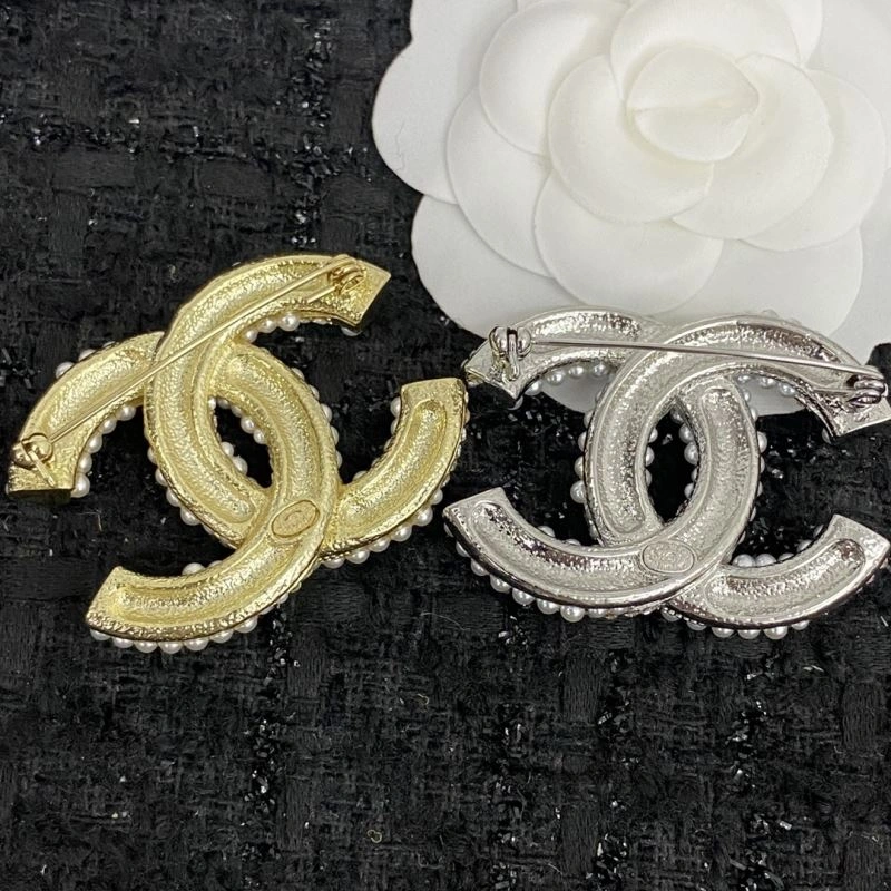 Sophisticated Chanel Brooches 229215