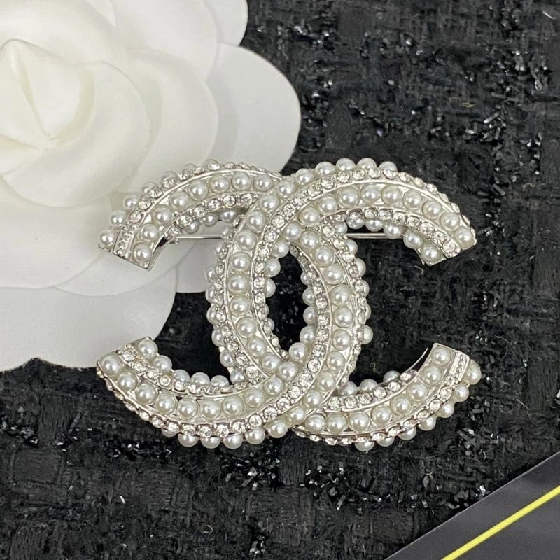Sophisticated Chanel Brooches 229215