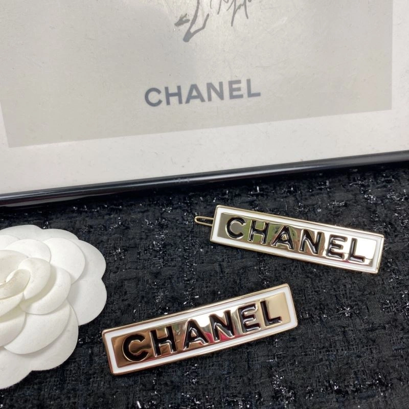 Contemporary Chanel Brooches 229212