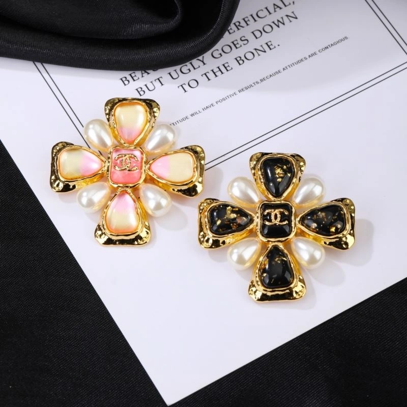 Chanel Brooches Affordable 229209