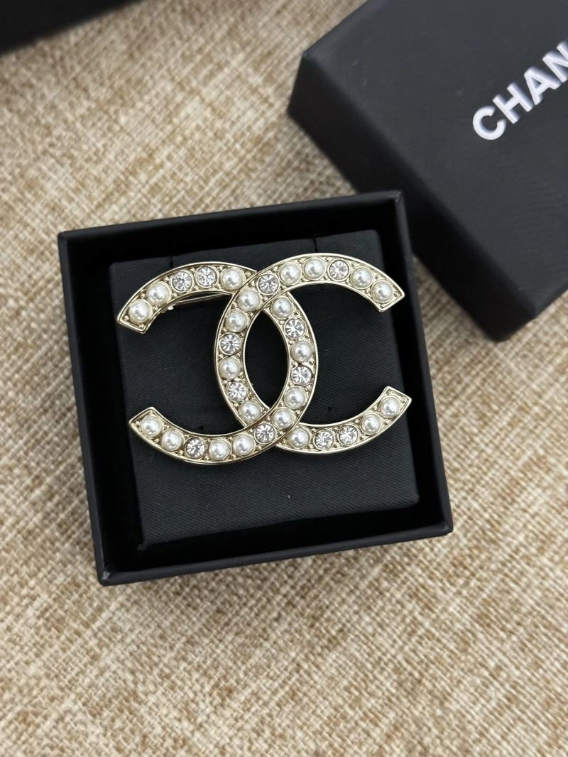 Tailored Chanel Brooches 229174