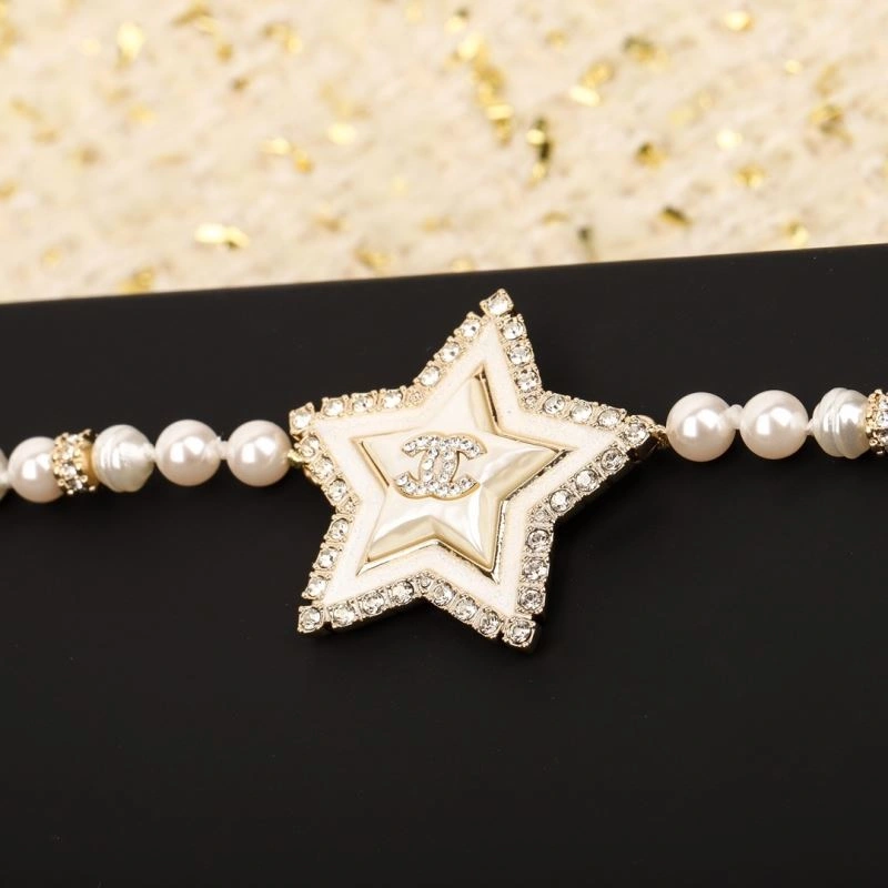 Chanel Brooches FreshLook 229150