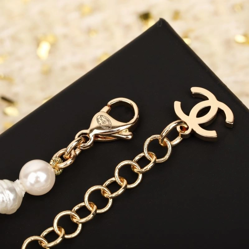Chanel Brooches FreshLook 229150