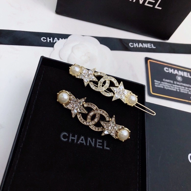 EyeCatching Chanel Brooches 229185
