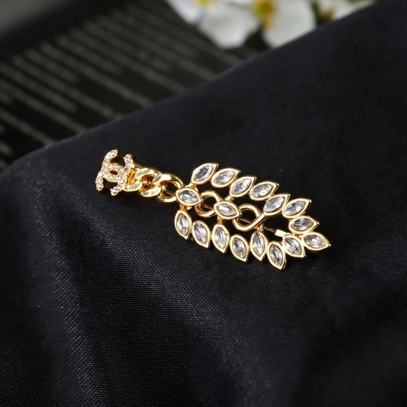 Chanel Brooches Functional 228334