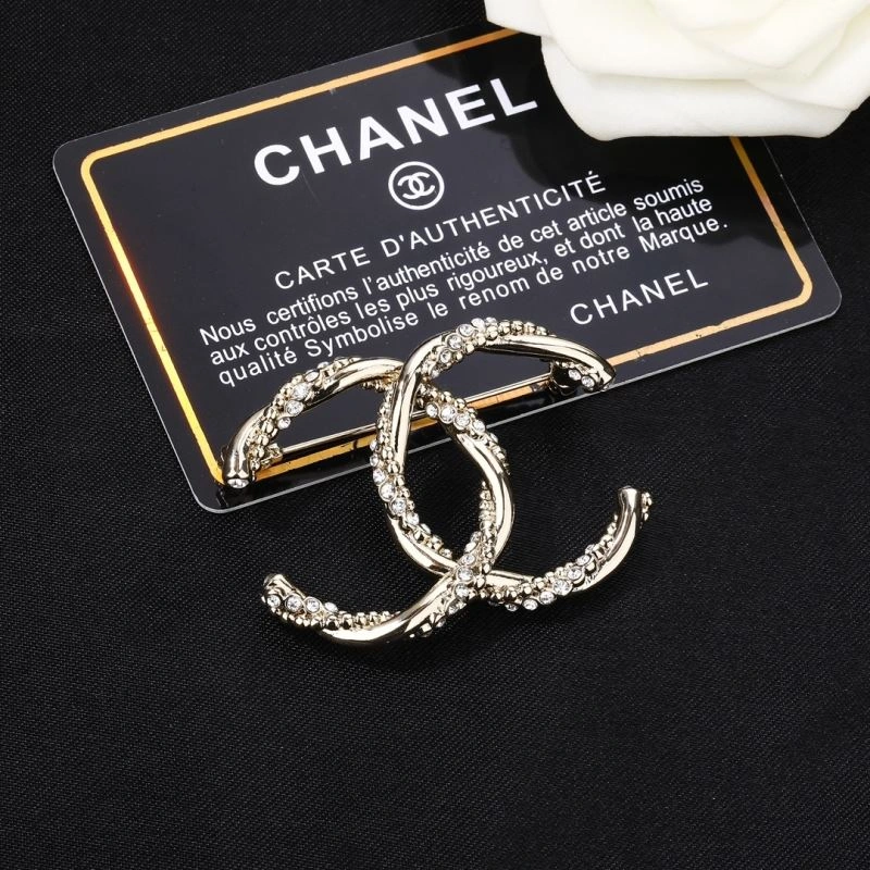 Effortless Chanel Brooches 228323