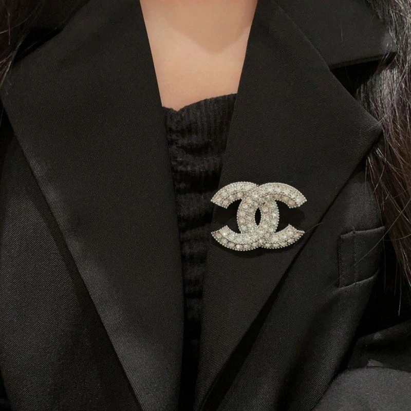 Sustainable Chanel Brooches 228321
