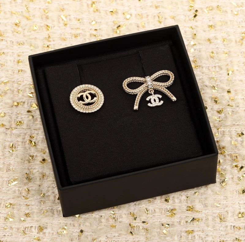 WrinkleFree Chanel Brooches 228311