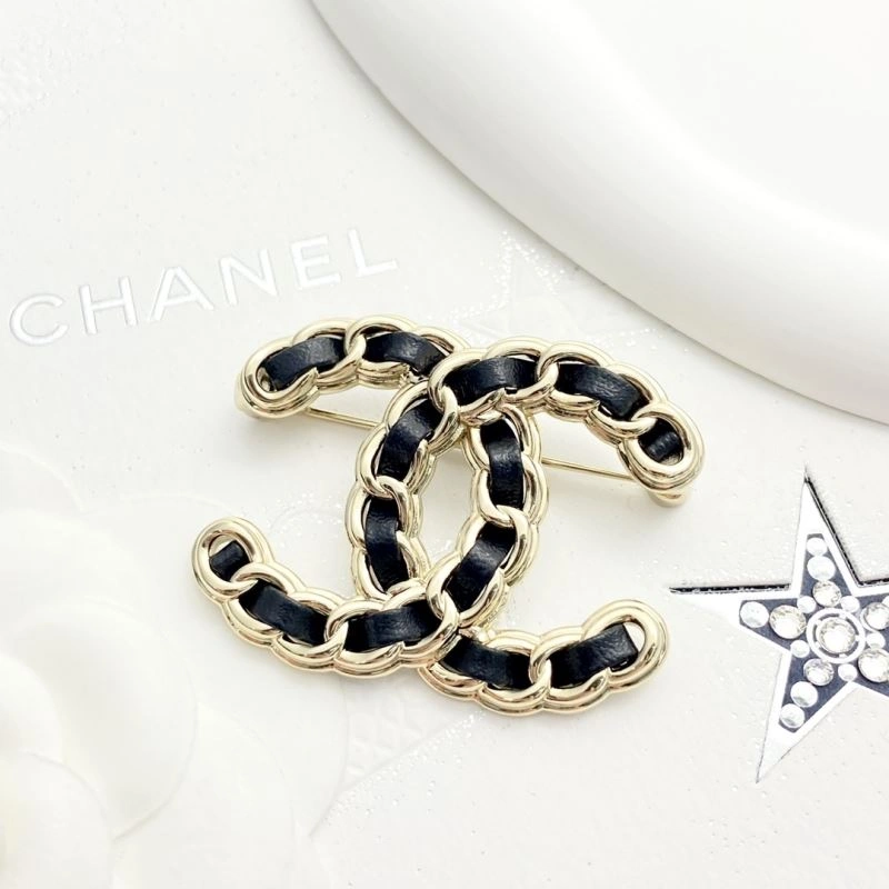 TechFriendly Chanel Brooches 228366