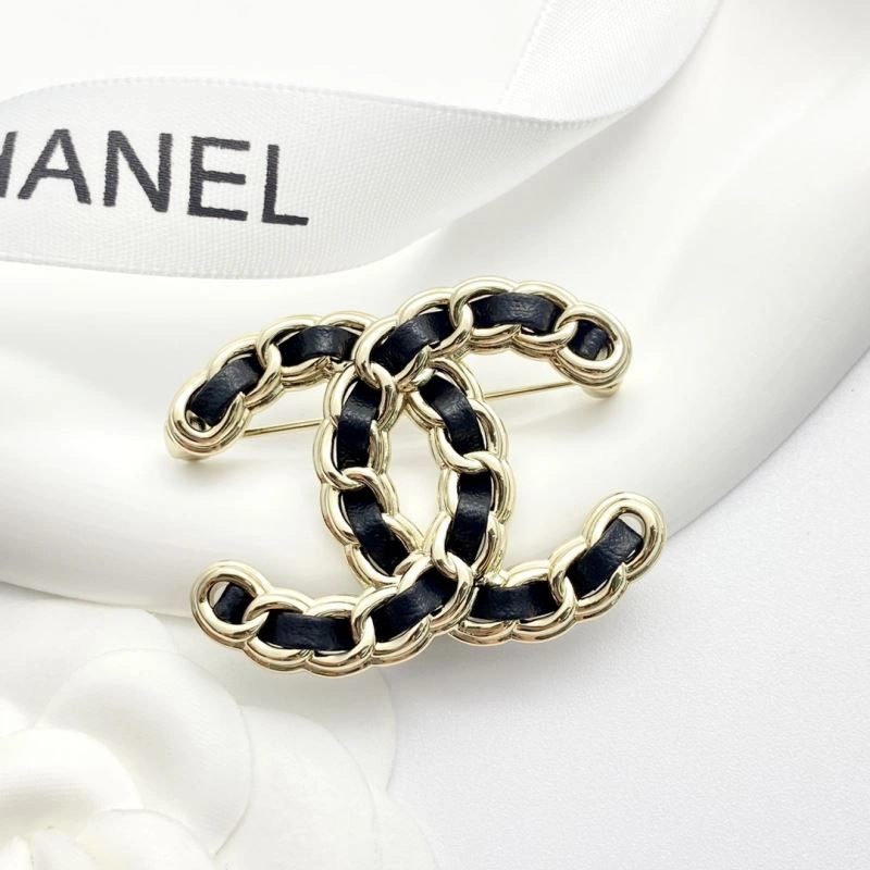 TechFriendly Chanel Brooches 228366