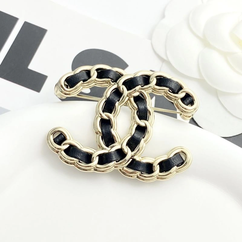 TechFriendly Chanel Brooches 228366