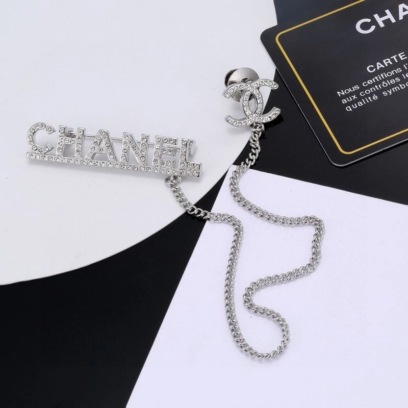 Lightweight Chanel Brooches 228297