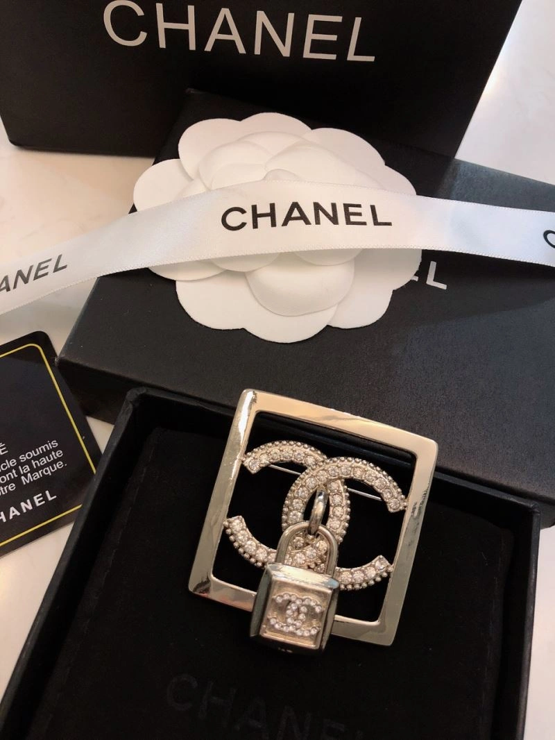 EasyMatch Chanel Brooches 228302