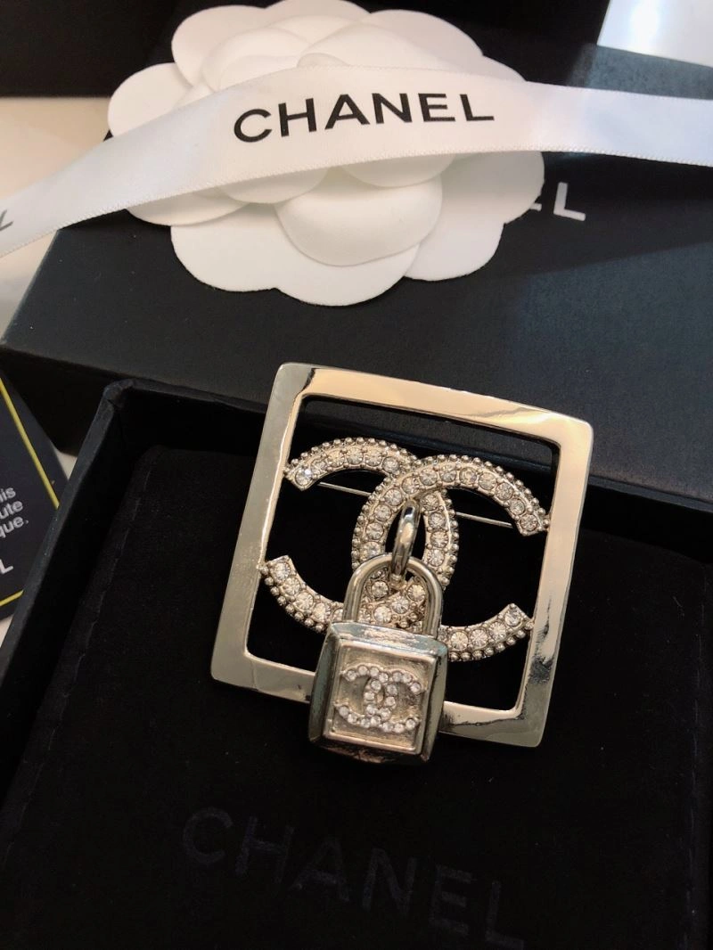 EasyMatch Chanel Brooches 228302