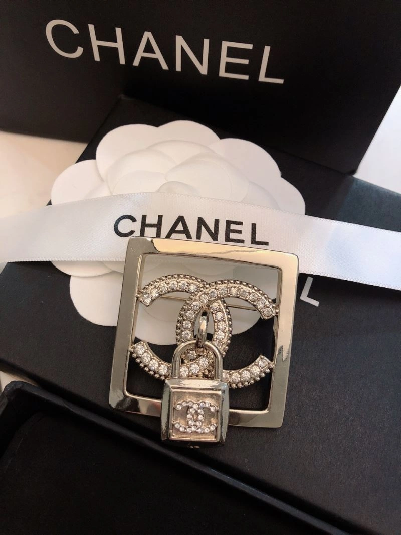 EasyMatch Chanel Brooches 228302