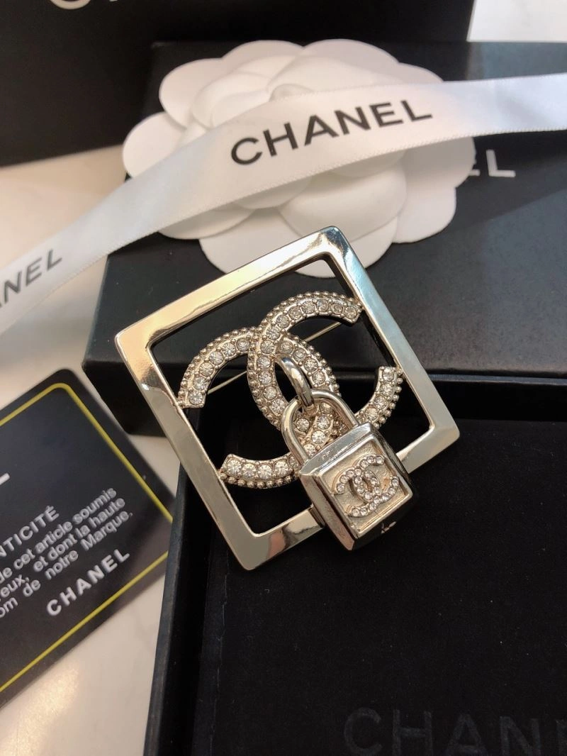 EasyMatch Chanel Brooches 228302