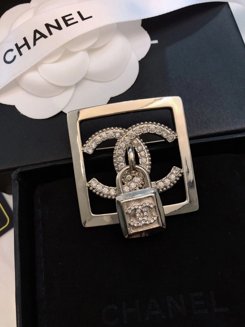 EasyMatch Chanel Brooches 228302