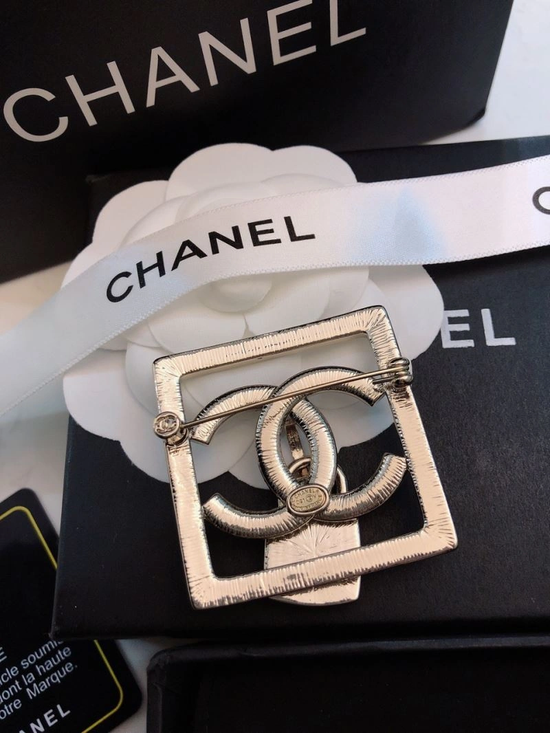 EasyMatch Chanel Brooches 228302