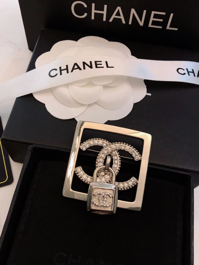 EasyMatch Chanel Brooches 228302