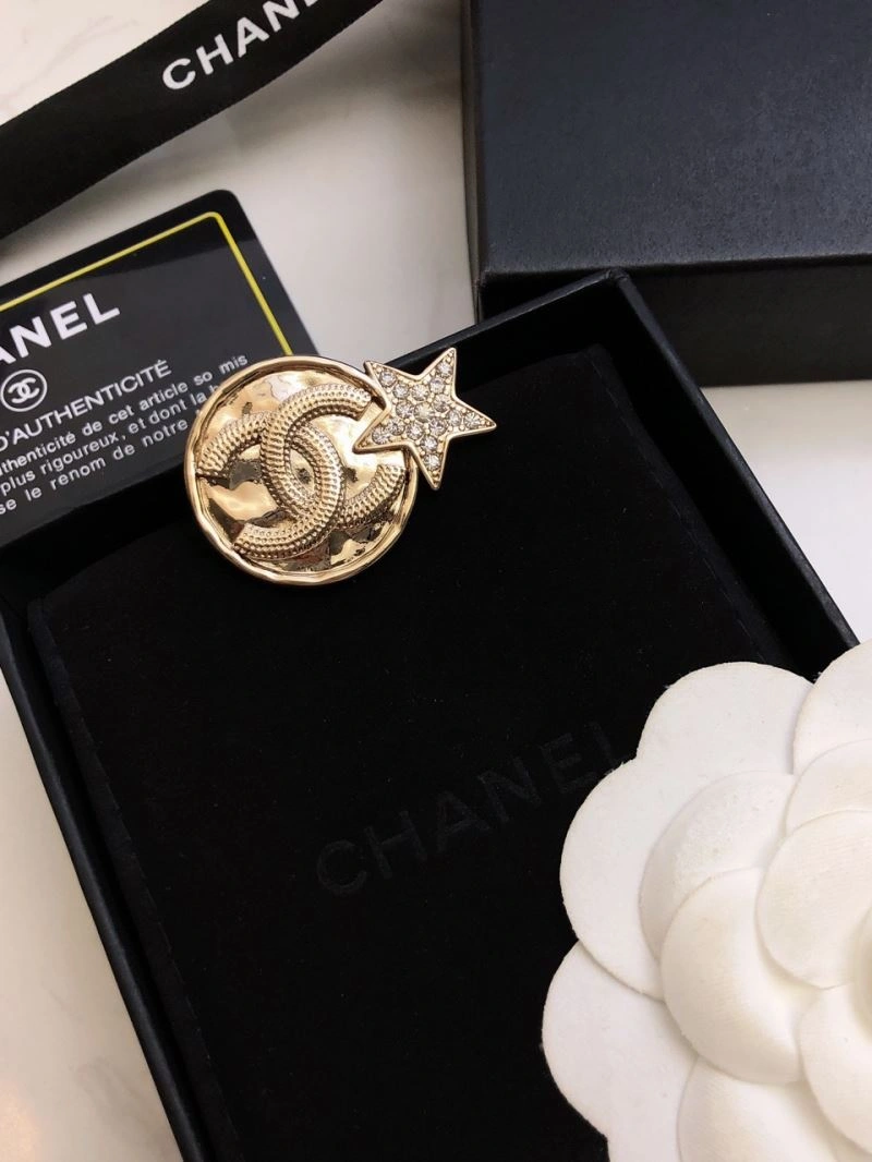 Chic Chanel Brooches 228295