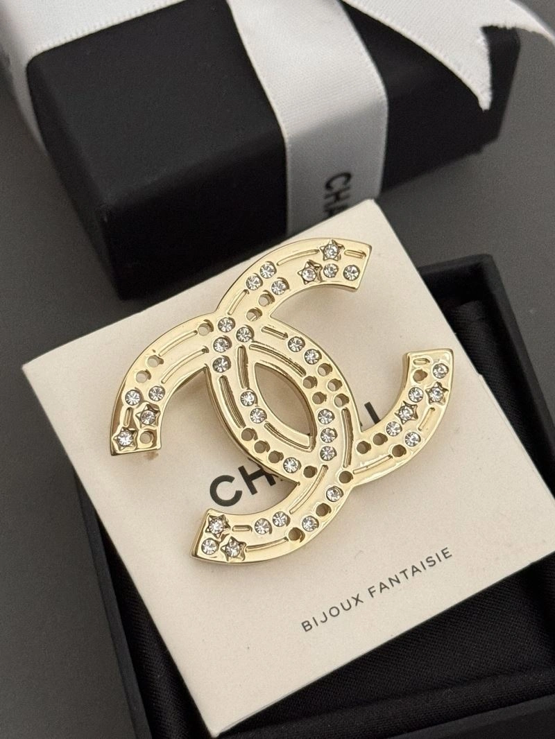 Resilient Chanel Brooches 228286
