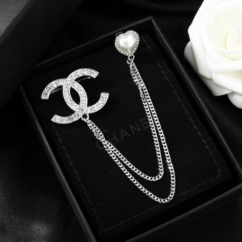 Chanel Brooches Colorful 228285