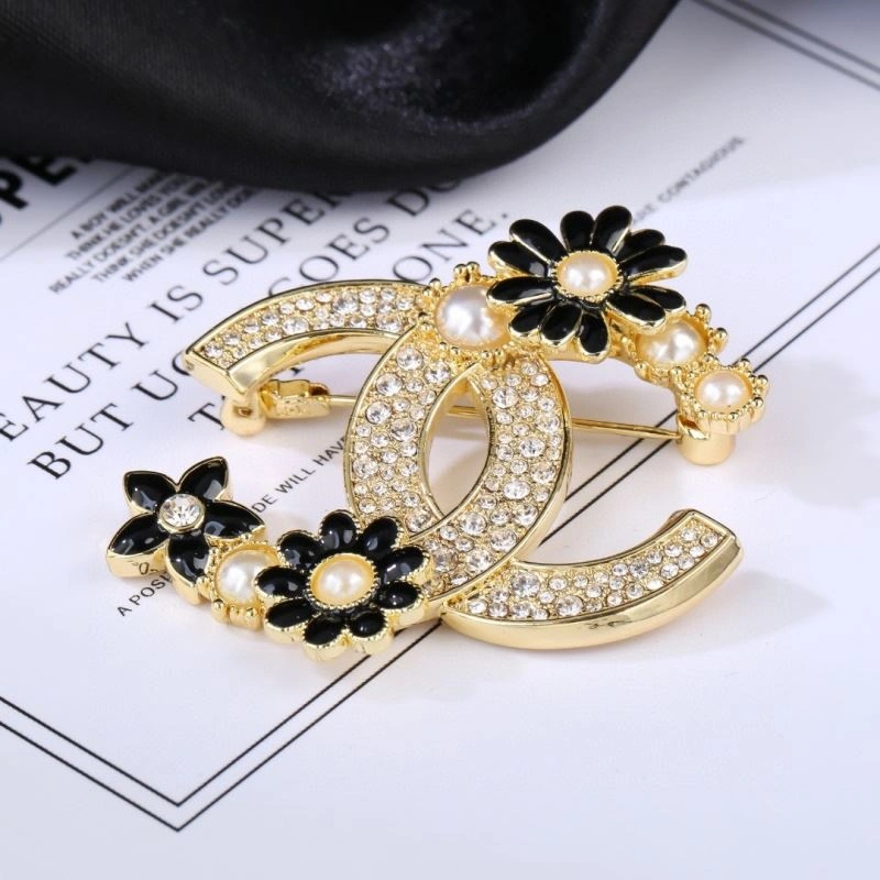 Timeless Chanel Brooches 228276