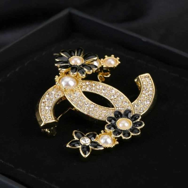 Timeless Chanel Brooches 228276