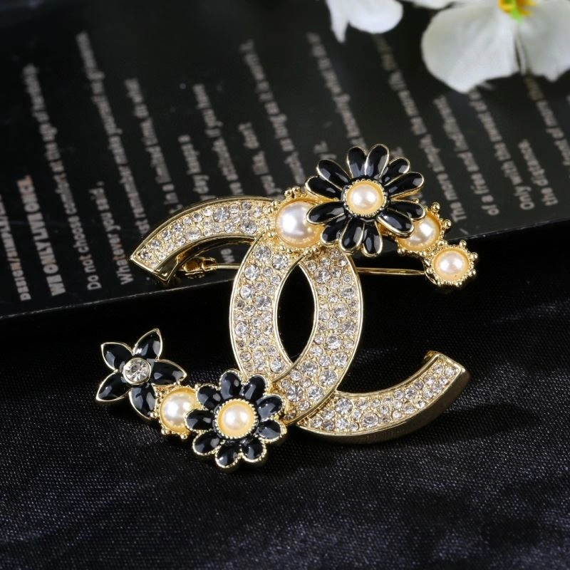 Timeless Chanel Brooches 228276