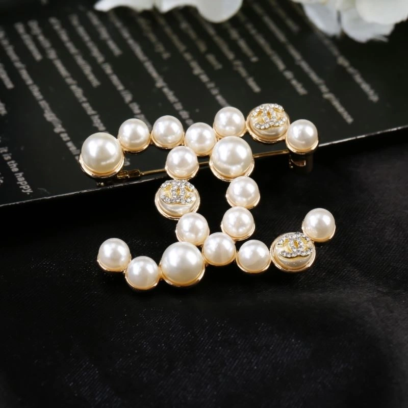 MultiPurpose Chanel Brooches 228307