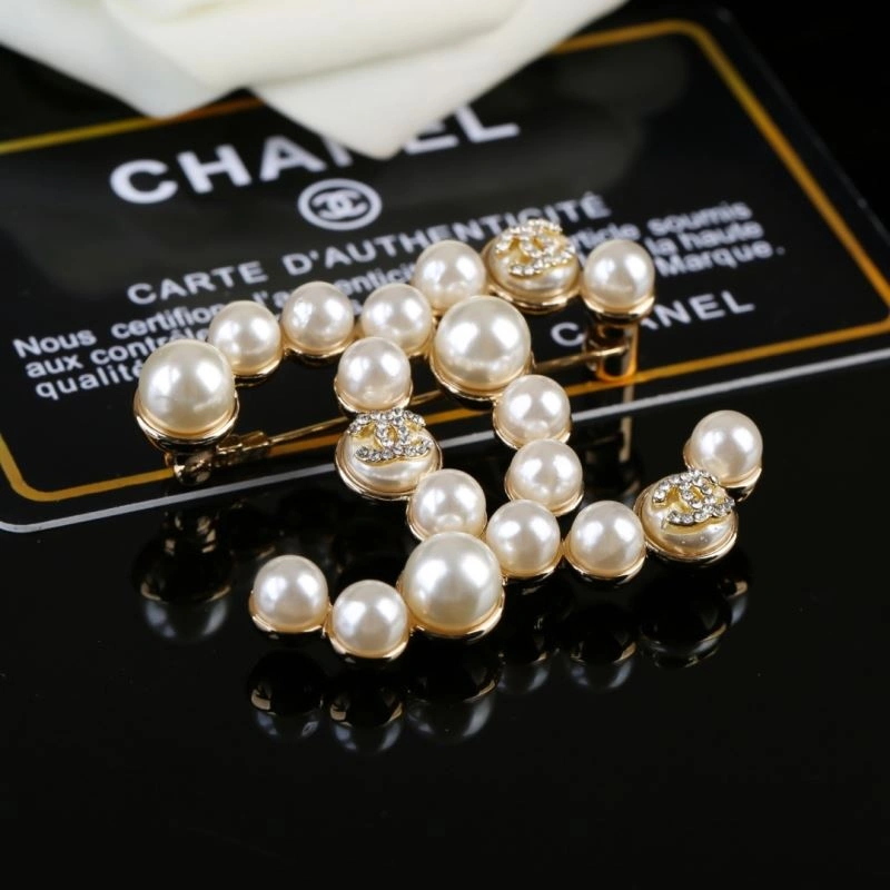 MultiPurpose Chanel Brooches 228307