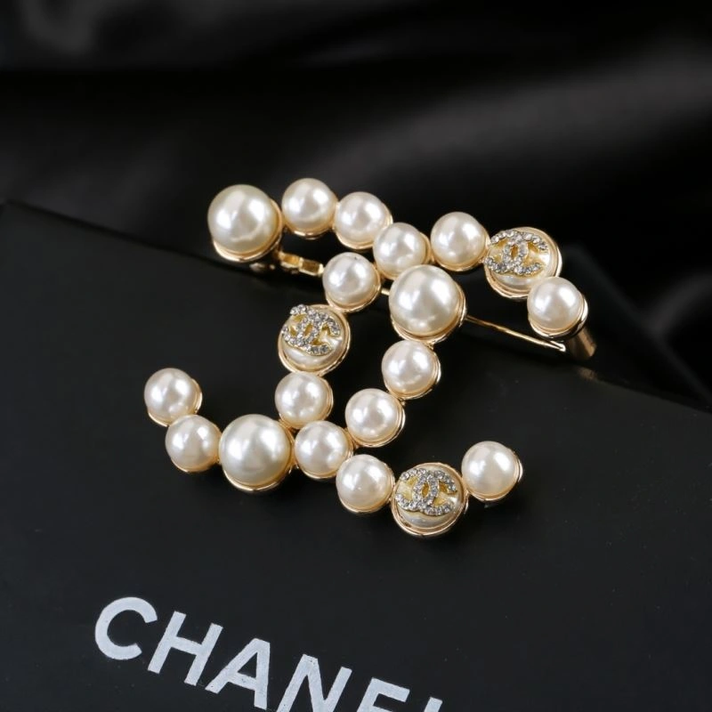 MultiPurpose Chanel Brooches 228307