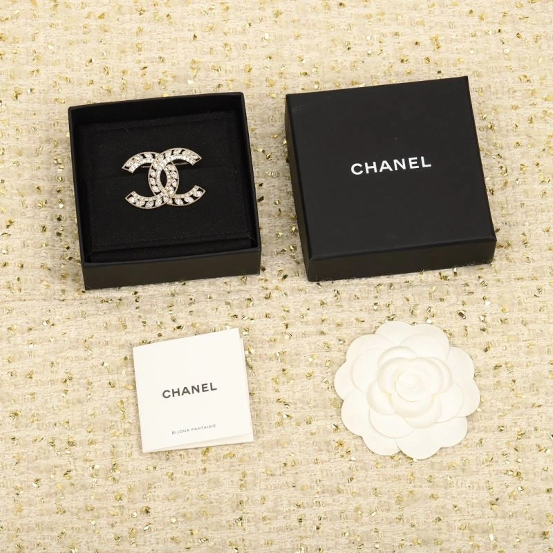 Chanel Brooches Flexible 228332