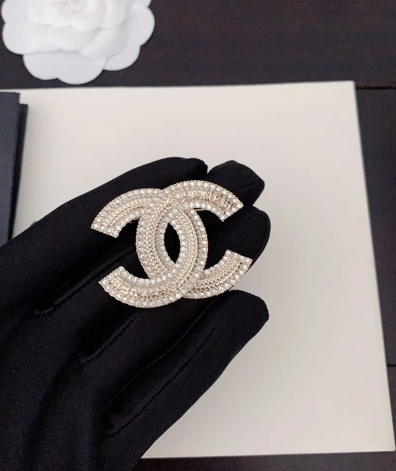 Elegant Chanel Brooches 228438