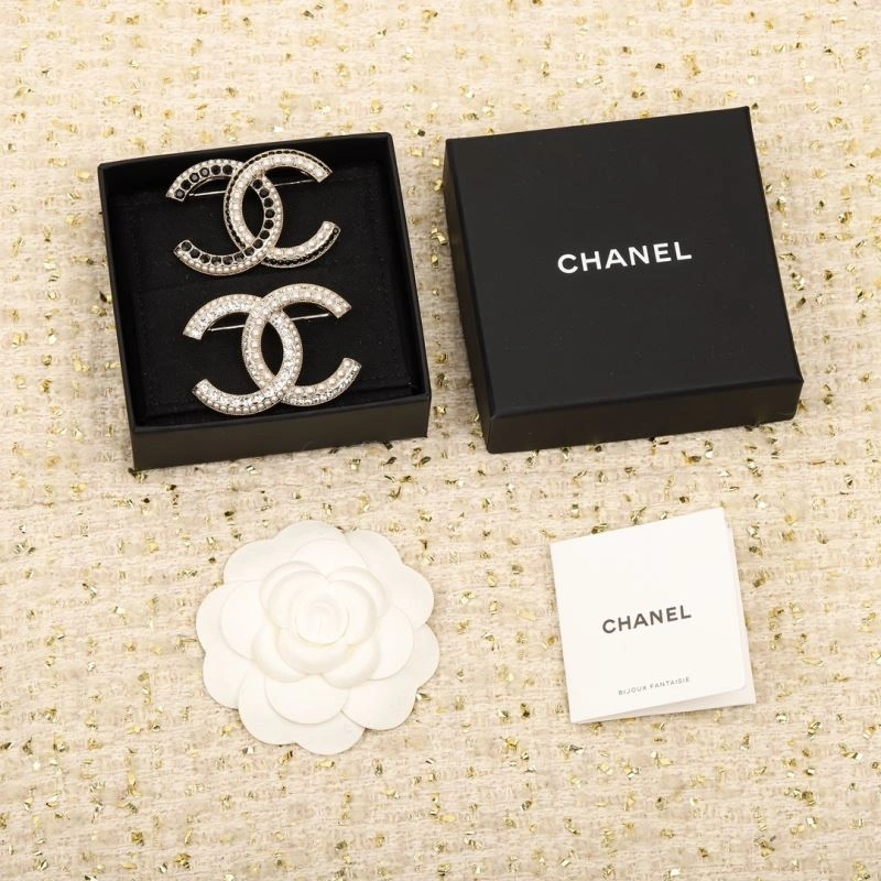 Premium Chanel Brooches 228344