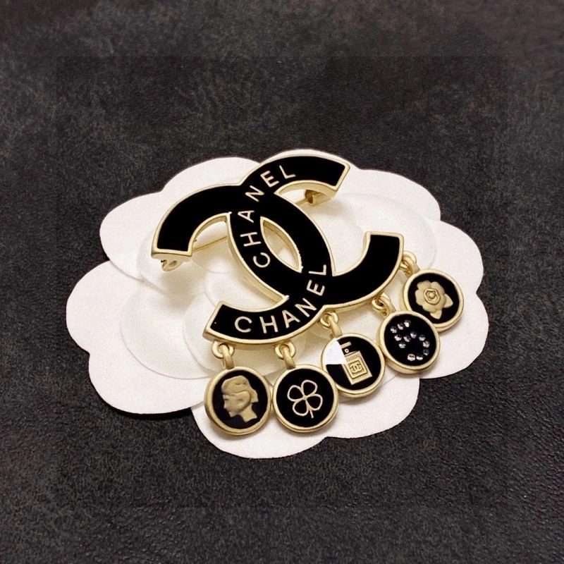 Chanel Brooches Casual 228245