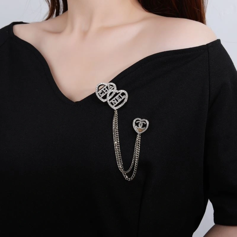 Chanel Brooches Modern 228282