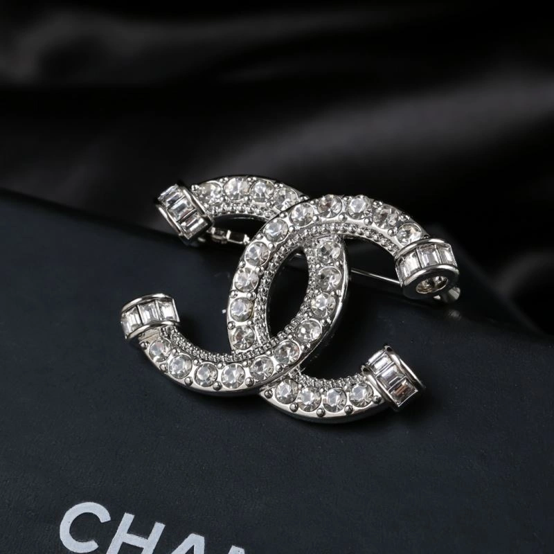 Durable Chanel Brooches 228241