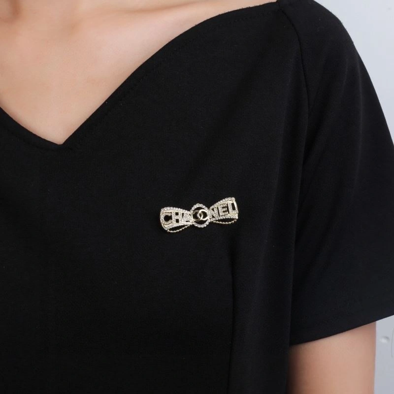 Chanel Brooches TechFriendly 228234