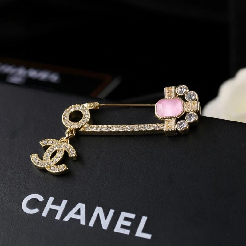 MoistureWicking Chanel Brooches 228242