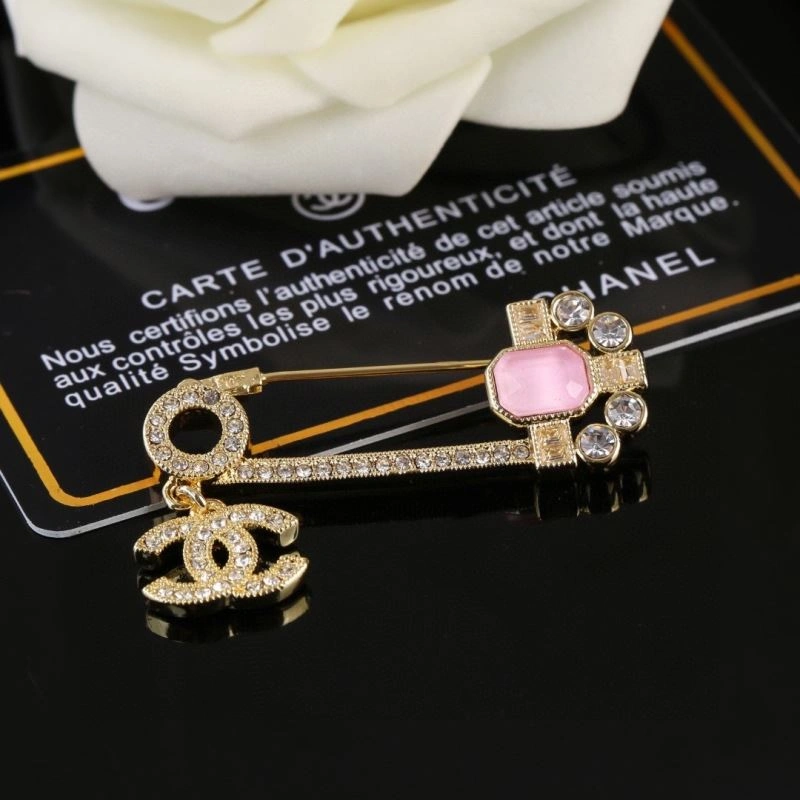 MoistureWicking Chanel Brooches 228242