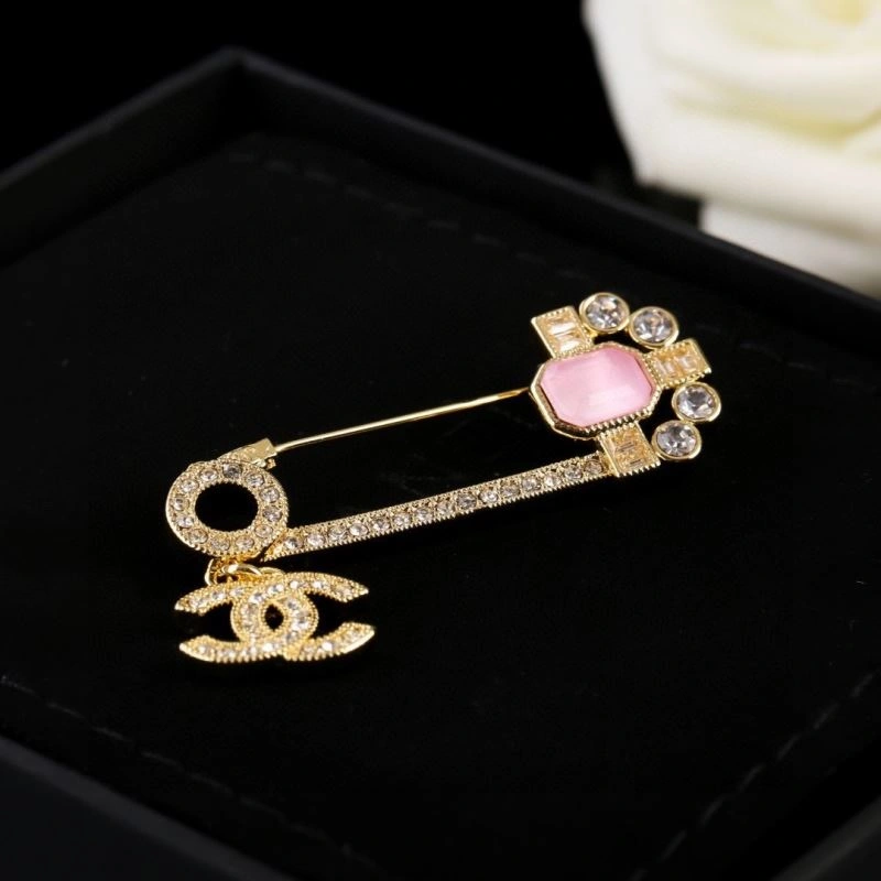 MoistureWicking Chanel Brooches 228242