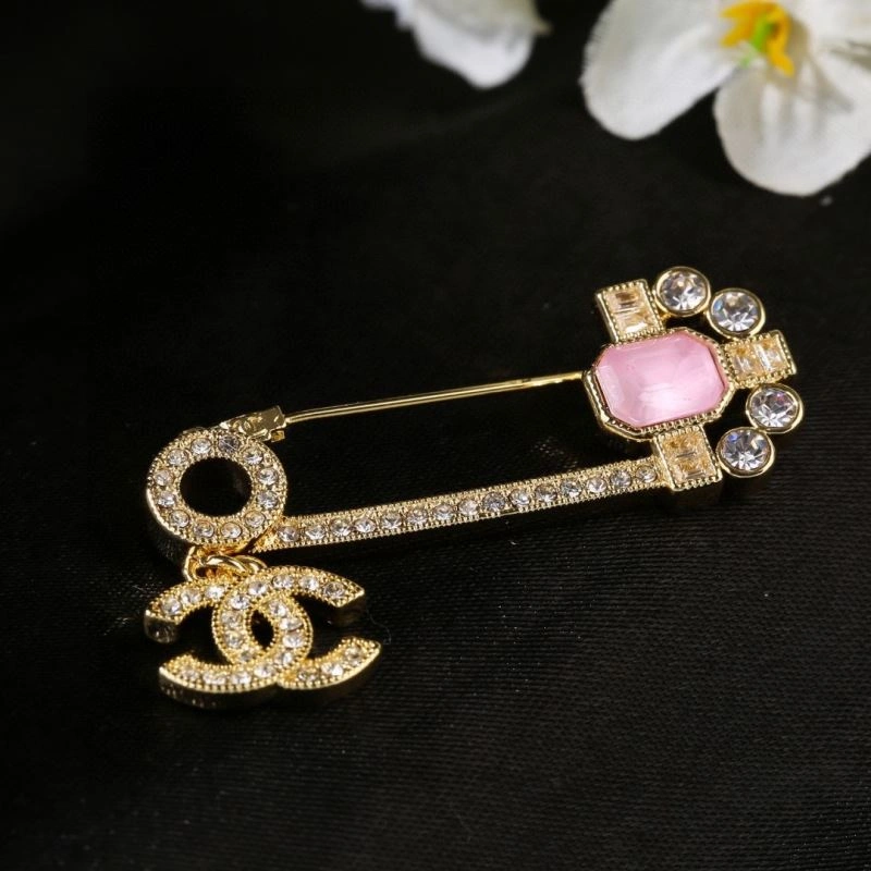 MoistureWicking Chanel Brooches 228242