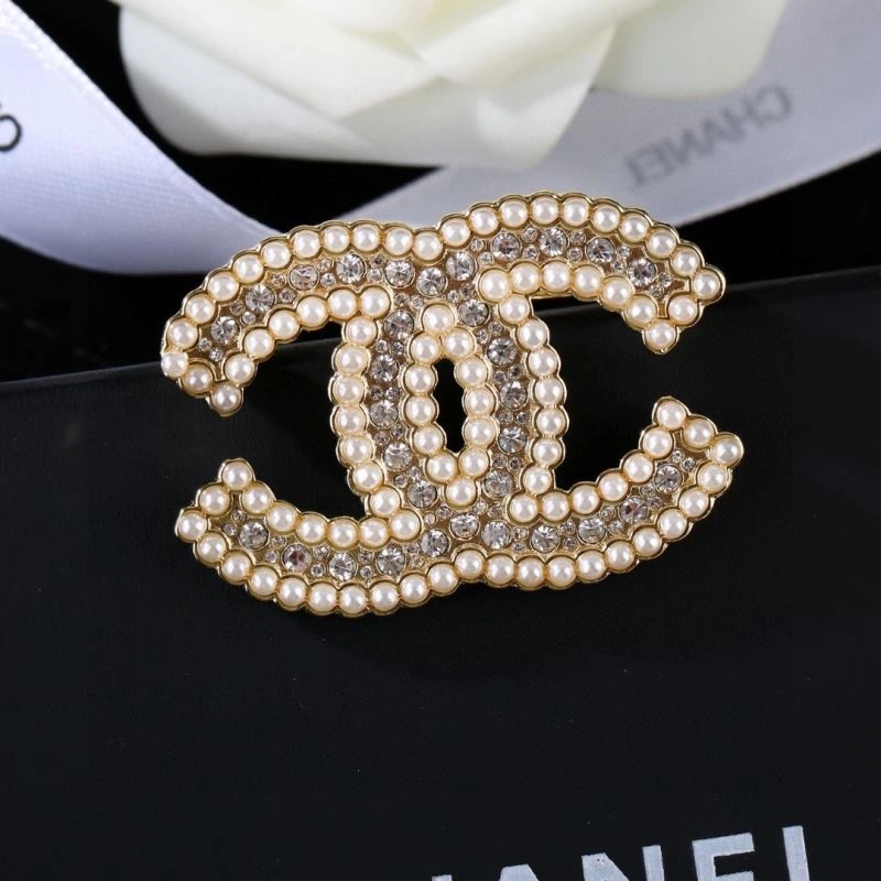 Chanel Brooches Comfortable 228243