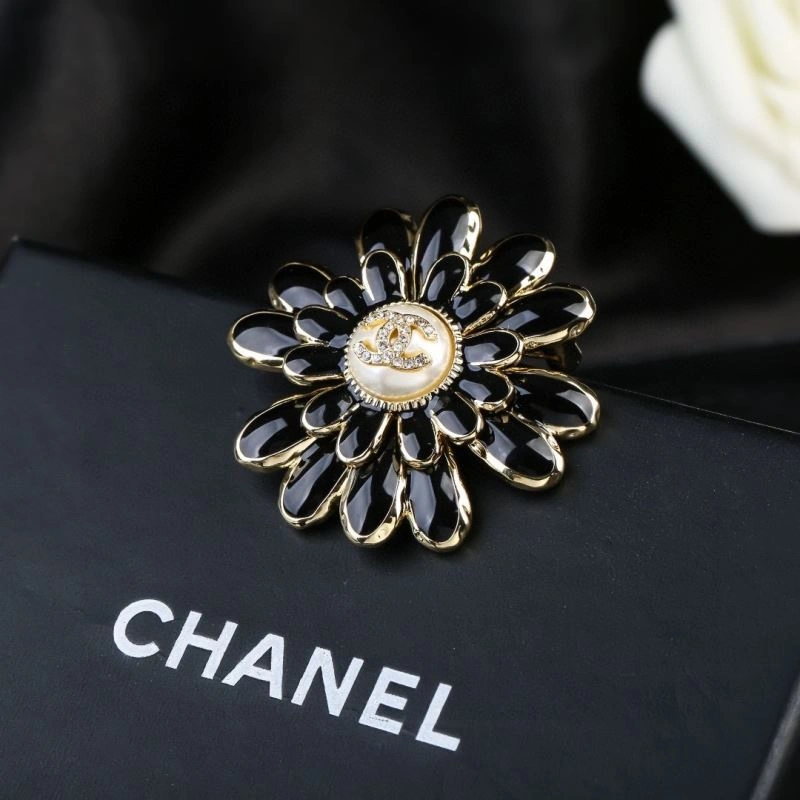 Chanel Brooches Comfortable 228216