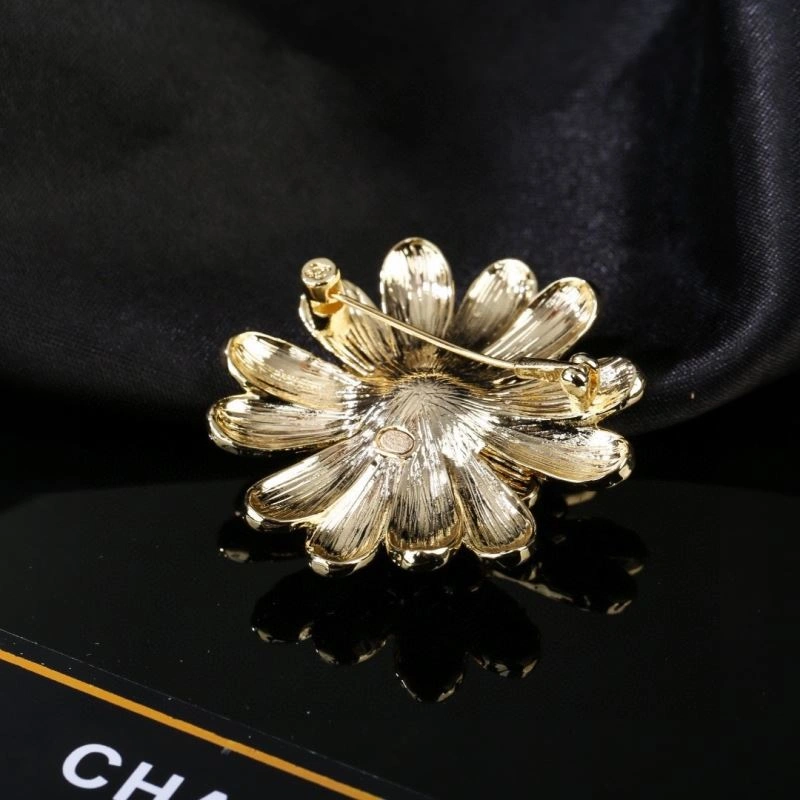 Chanel Brooches Comfortable 228216